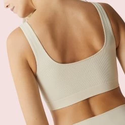 Soutien-gorge Sans Armatures Nude Just Essential 11 Soutien-gorge Sans Armatures Nude Just Essential -Soutiens-gorge Boutique BL10802 043 WEB 2 f0704672 b694 450d 8b8b 73ad1bd25471