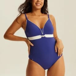 Maillot Une Pièce Sans Armatures NAVY PANTELLERIA 7 Maillot Une Pièce Sans Armatures NAVY PANTELLERIA -Soutiens-gorge Boutique CS71110 A26 WEB 11 6928ba35 bd4e 458e a509 628ad4588004